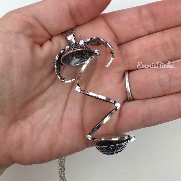 New Photo Picture Keeper Accordion Orb Pendant Necklace / Photo Globe Locket - Picture 5 of 16